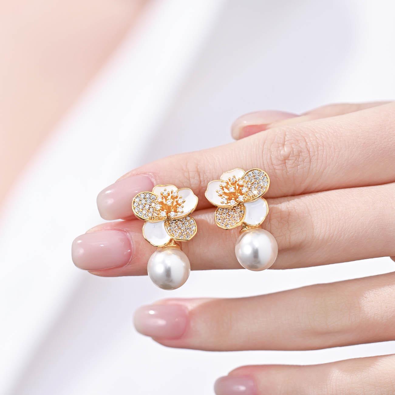 Elegant Rhinestone White Camellia Pearl Tassel Earrings with 925 Sterling Silver Needle