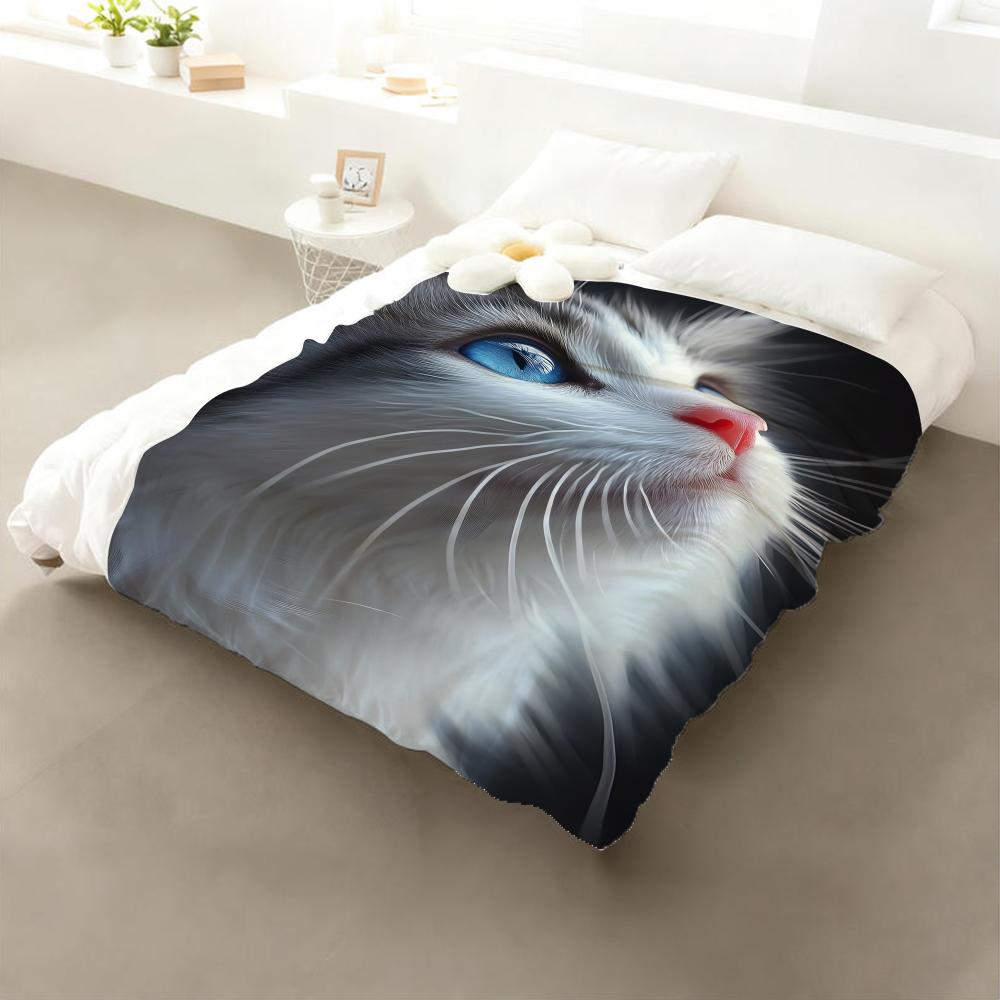 Character Cat Throw Flannel Throw Blanket: Soft Kid-Friendly Warm Anti-Static All Season Washable Couch Bed Home