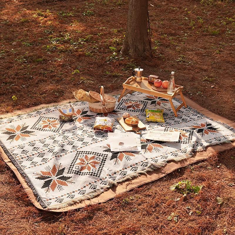 

Bohemian Line Blanket Full Cover Outdoor Picnic Camping Sofa Blanket Multifunctional Geometric Pattern Blanket 90x90cm