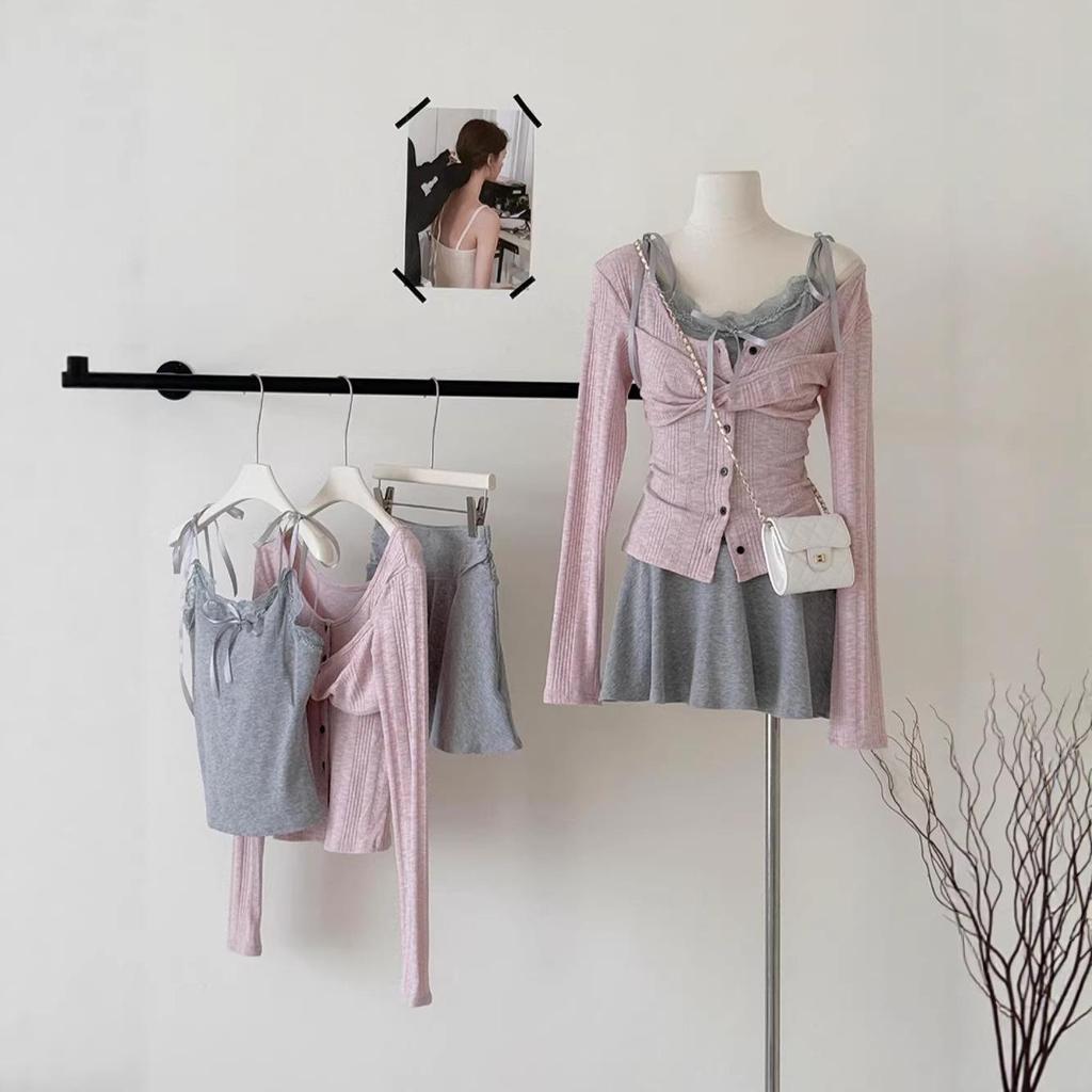 2026 Frühling Koreanischer Stil Spitzenbesetztes Trägertop & Schlankmachender Langarm-Strickjacken-Set für Damen