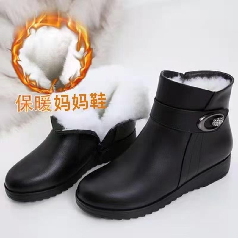 Zhongren snow boots winter new soft leather boots flat-bottomed velvet thermal cotton shoes short boots 35