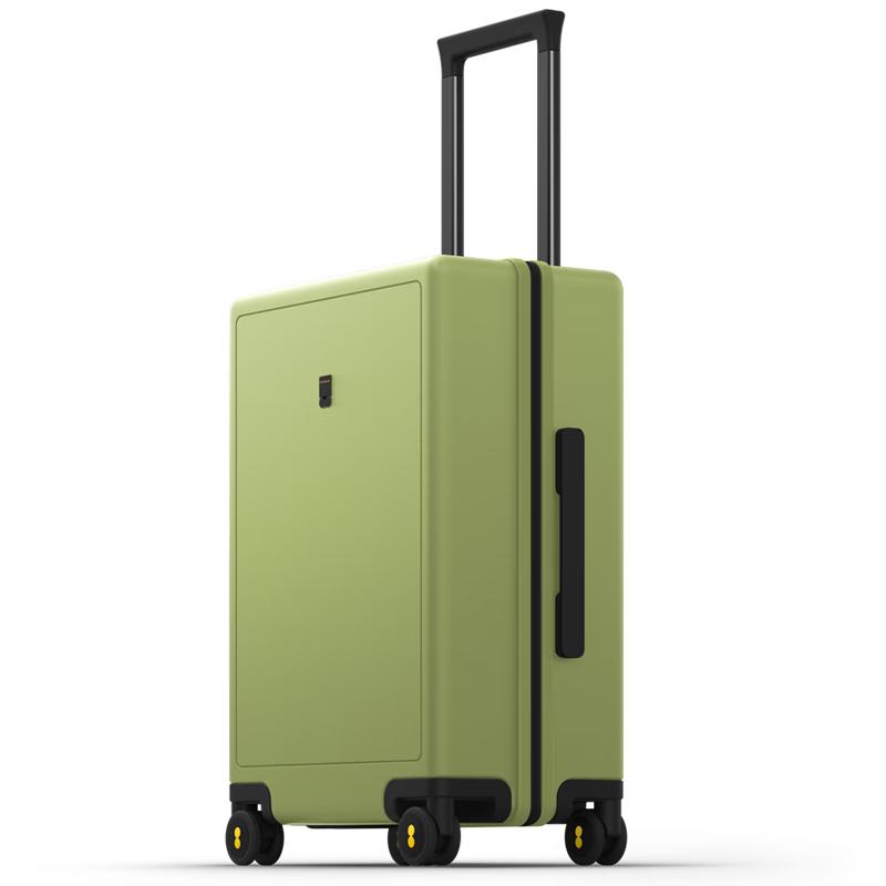 LEVEL8 Traveler Series PC Spinner Luggage