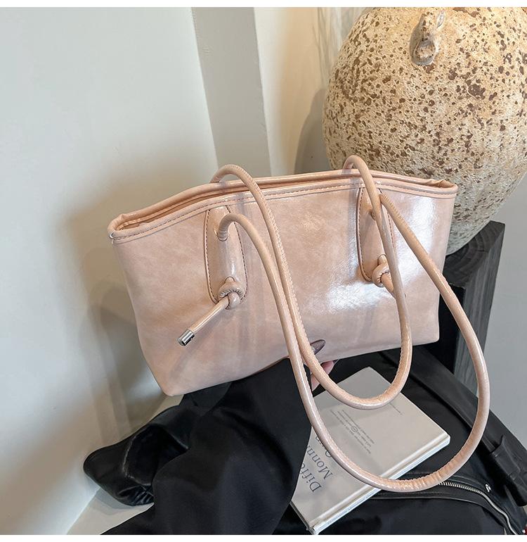 

Вместительная сумка подмышку женская 2025 новая летняя модная ретро сумка-тоут текстурная ручная розовый