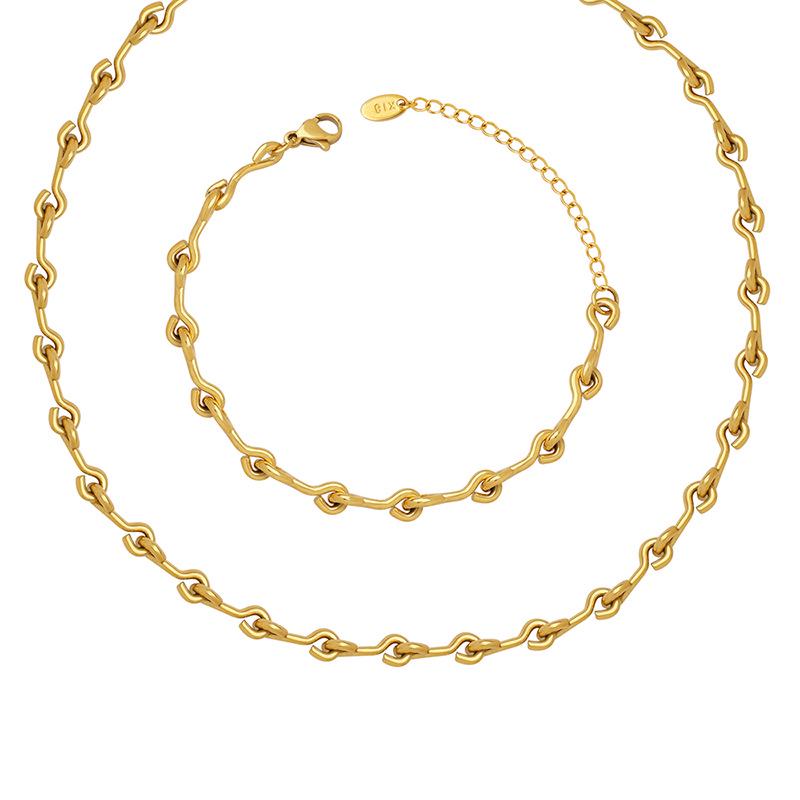 European/American Gold-tone Statement Necklace & Non-fading Metal Hook-splice Bracelet Set