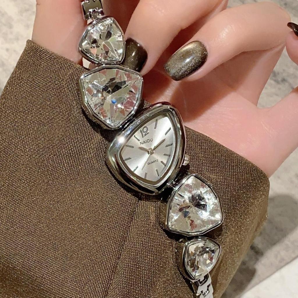 Elegante unregelmäßige Kristall Damen Quarz Uhr - Luxuriöser High-End Armbandstil