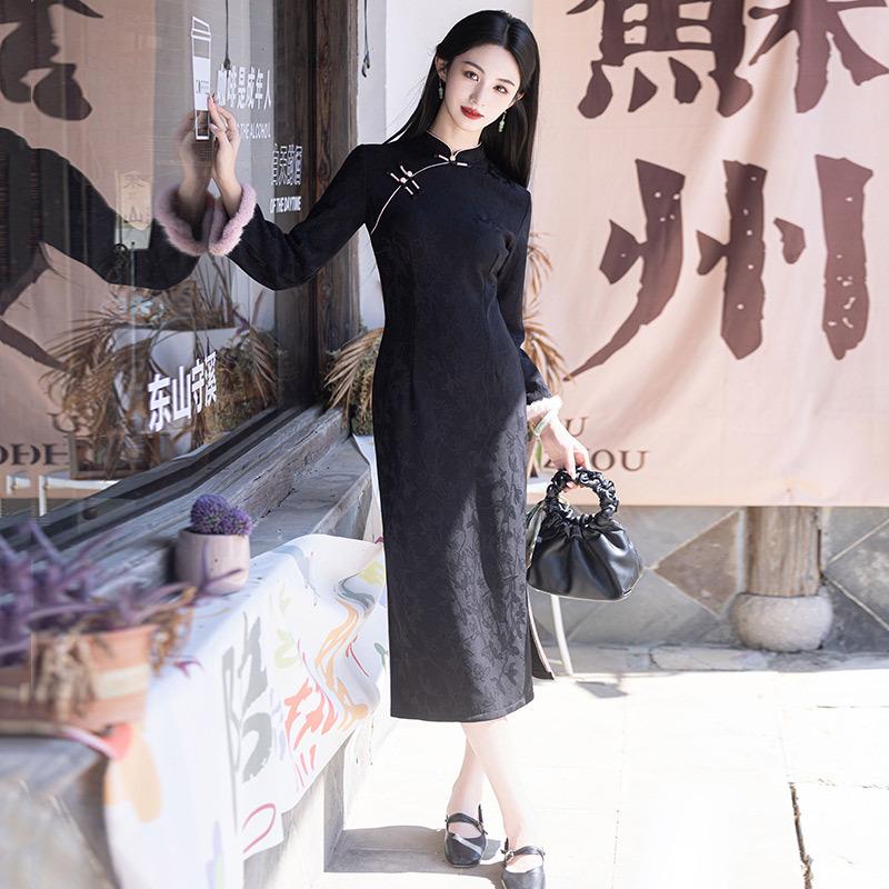 Black velvet thickened winter clothing national style new Chinese long-sleeved improved cheongsam young women's high-end sense retro winter