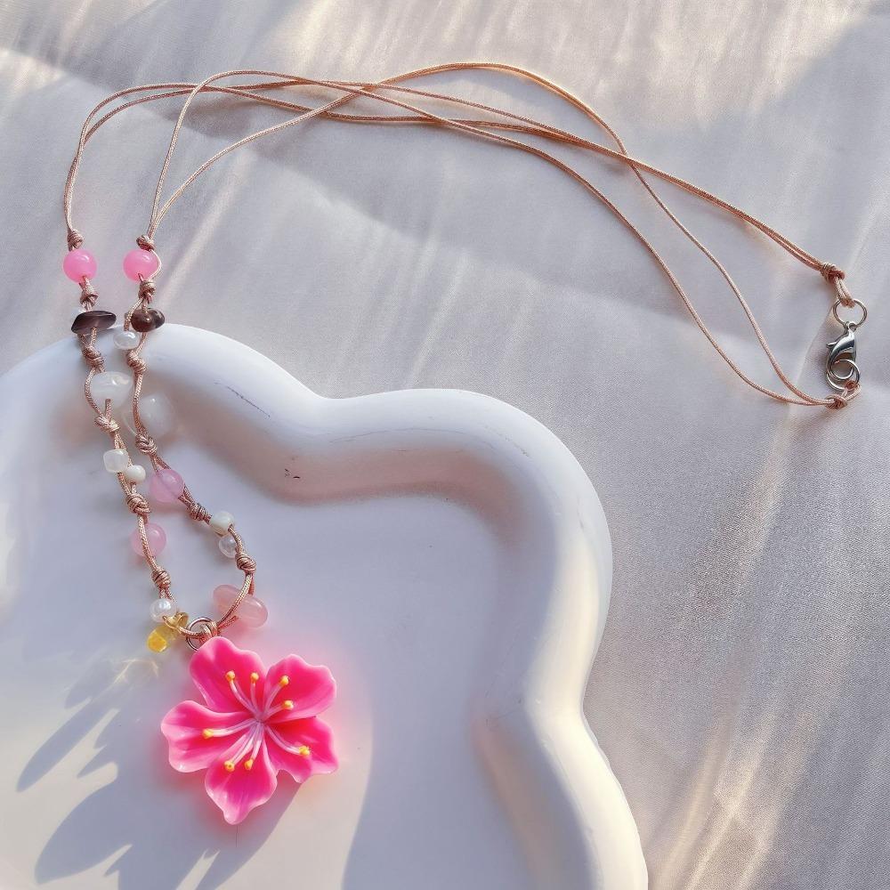 

chic Colorful Woven Flower Pendant Bohemian Style Clavicle Chain Rope Woven adjustable Choker рожевий червоний колір
