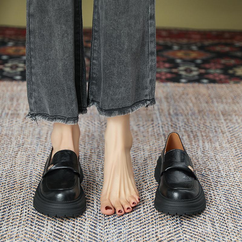 Camellia Small Gold Coin Loafers Women's 2025 Spring New High-end British Style Thick Heel Small Leather Shoes One Pedal