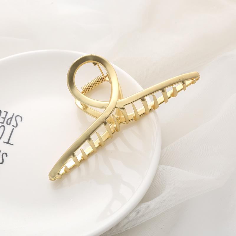 Stylish Korean & Japanese Matte Metal Claw Clip for Updo Hairstyle