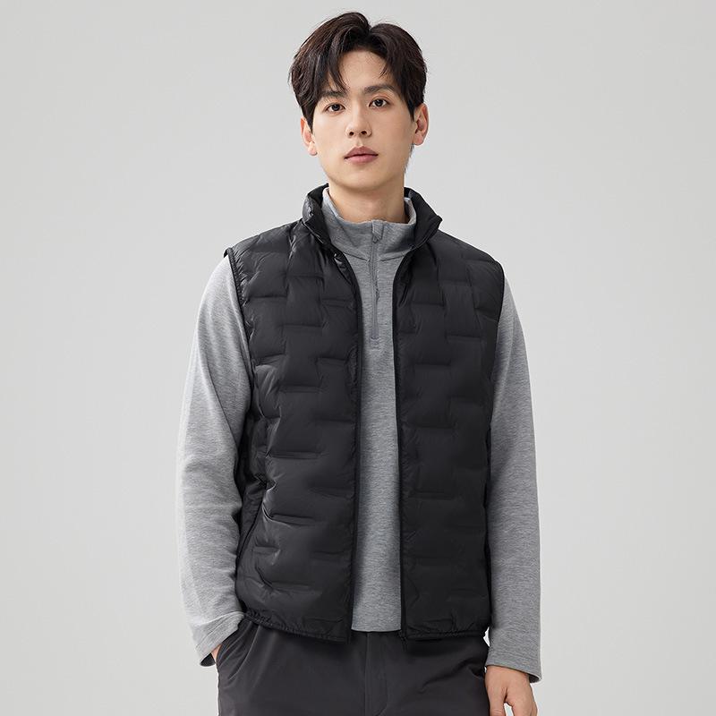 Leichte Daunenweste für Herren - Herbst/Winter Stehkragen Gilet mit Innenlage aus weißer Entendaune. Kurze, ärmellose Jacke.