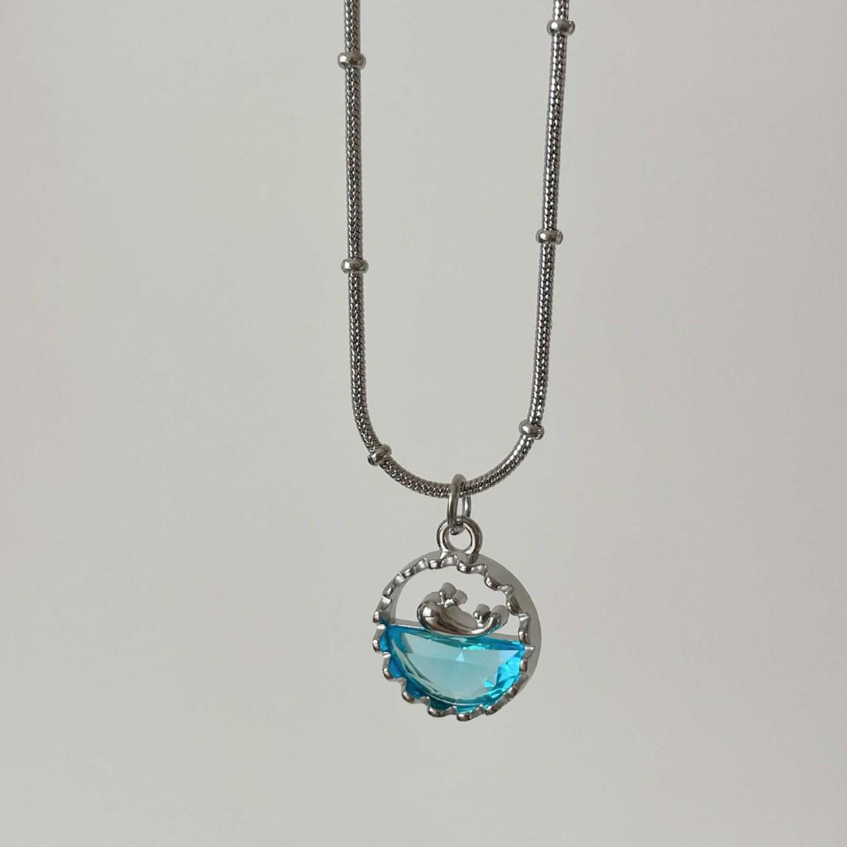 

Niche Design Blue Ocean Little Whale Necklace - Cute, Fashionable, High-End Accessory with Simple Collarbone Chain Pendant.
