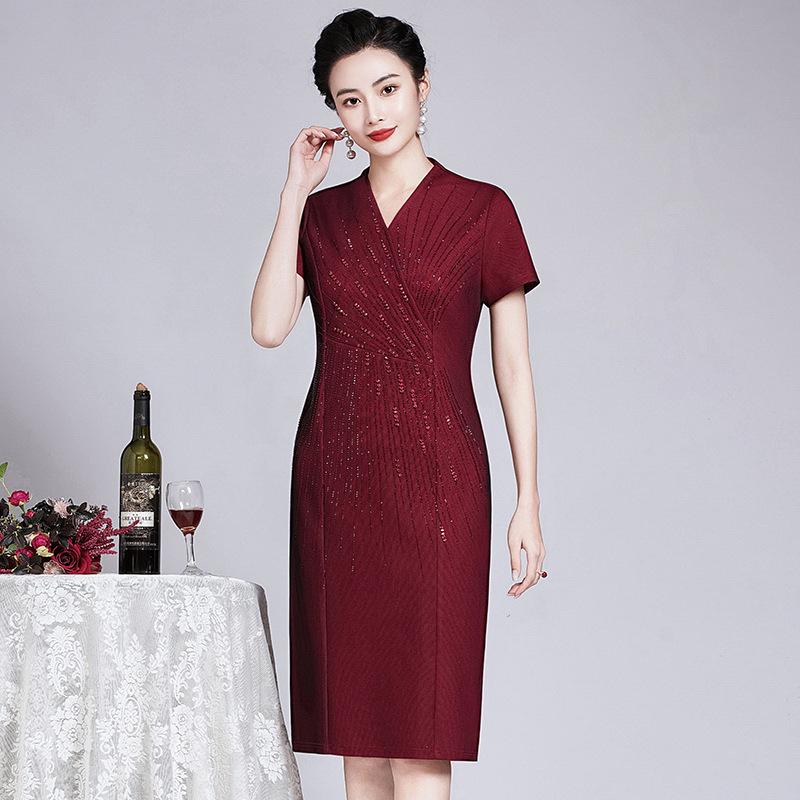 2022 Spring Elegant Knee-Length Dress: Stylish Plus Size Mother of the Bride Outfit for Middle-Aged Women