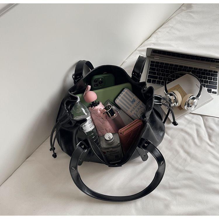 Vintage Fashi Soft PU Leather Large-capacity Tote Bag Underarm Bags Commuting Handbag Wallet Phe Storage Bag Woman Bags