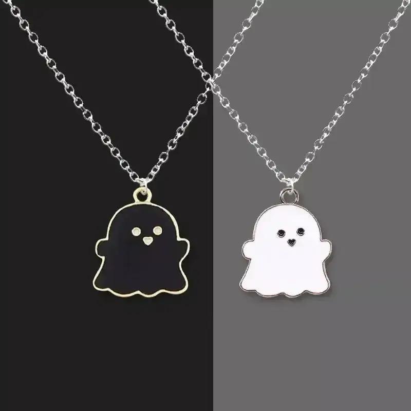Black White Ghost Necklace Cute Pendant Chain Unisex Fashion Jewelry Halloween Style Cool Niche Personality Accessory Gift