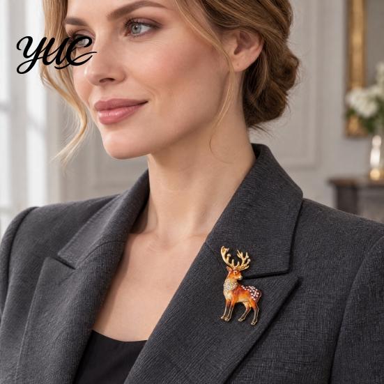 Blazers Rhinestone Brooch Christmas Reindeer with Rhinestones, Animal Lapel Pin for Women Elk Men, Dresses Scarves Jewelry Accessory Weddings Parties