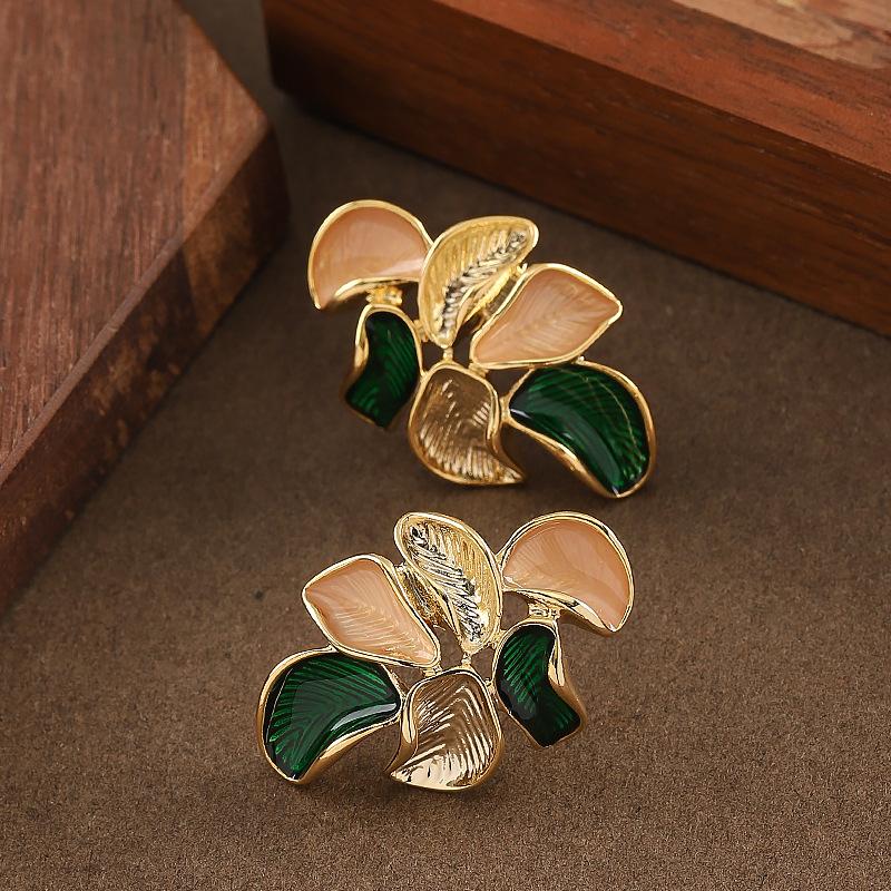

Mori series exquisite fashion pastoral style enamel drip glaze three-dimensional flower stud earrings temperament simple and advanced earrings розовый