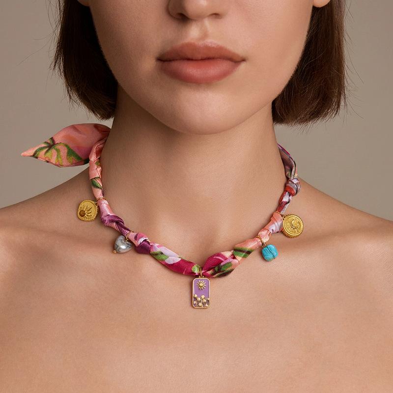 Chenhe Jewelry Niche Design Fashion European and American Jewelry Stainless Steel Pendant Jewelry Women's High-end Silk Scarf Necklace