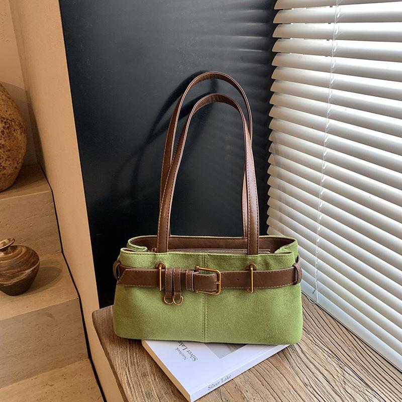 

Премиальная сумка женская новая модная сумка через плечо универсальная нишевая сумка подмышку ретро сумка для通勤 зелёный