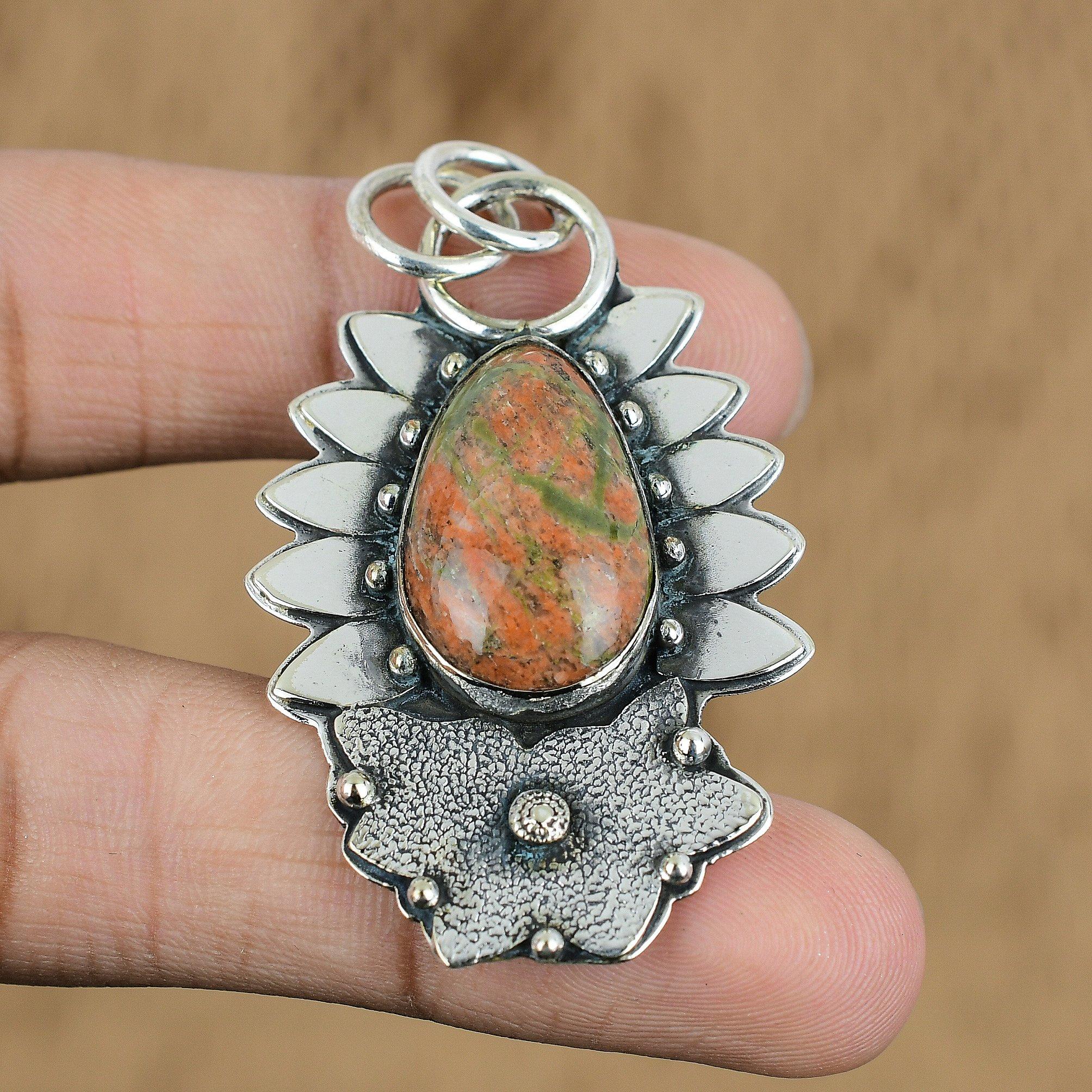 

Natural Grass Garnet Gemstone Pendant 925 Sterling Silver Indian Jewelry