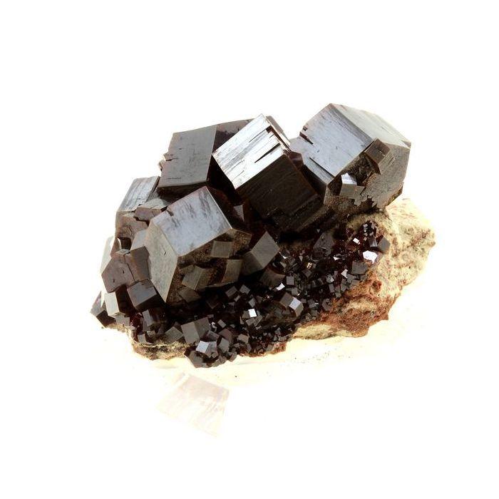 Pierres et Minéraux. Vanadinite. 527.0 ct. Mibladen Mining District, Midelt, Maroc.