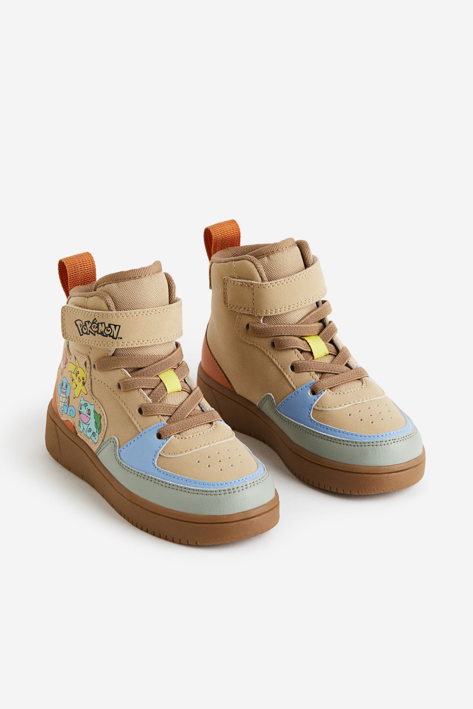 

Высокие кроссовки