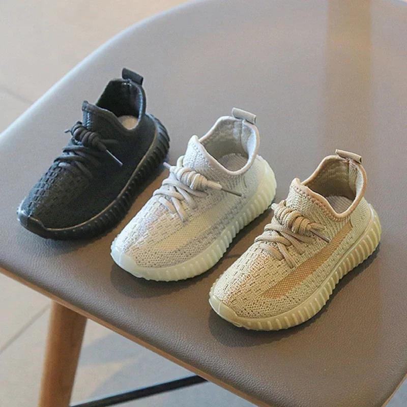 Chaussures d'été pour enfants Garçons Filles Chaussures décontractées unies Chaussures respirantes en mesh Enfants Vélo d'extérieur Étudiants Baskets de course