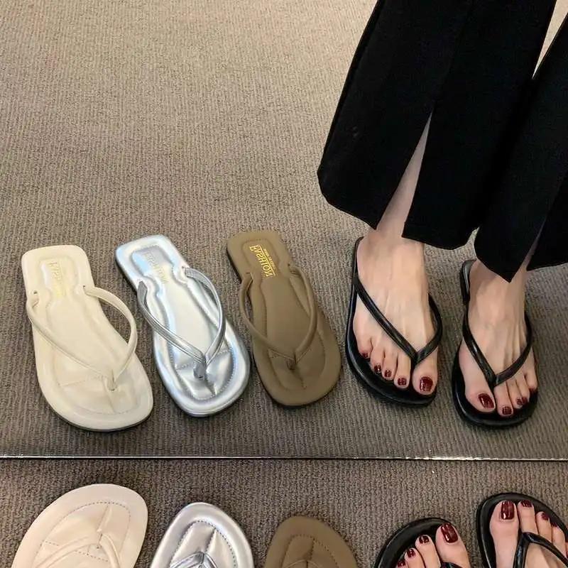 Damen Zehensteg-Flip-Flops 2025 Neu Sommer Outdoor Anti-Rutsch Slip-On Flache Sohle Strandsandalen PVC-Material