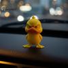 Lustige Auto-Armaturenbrett-Dekoration 3D-gedruckte gelbe Entenfigurine, Statue mit lebendigen Ausdrücken, Schreibtisch-Ornament für das Büro, niedliche Miniatur-Ornamente