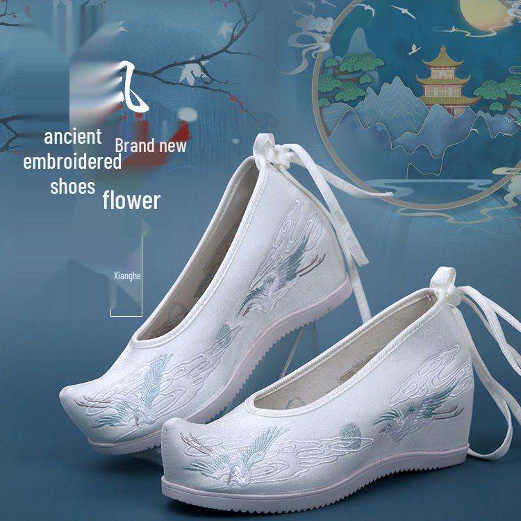 Women's Embroidered Hanfu Shoes - Ancient Style Beaded Floral Shoes with Bow, Upturned Toe, Inner Height Lift, Perfect for Spring and Autumn.