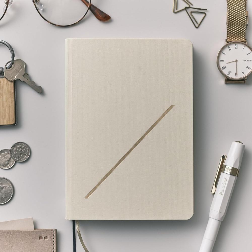 Hobonichi 2026 Hon Slash  Ivory  [1 Day 1 Page  January  monDay Start] A6