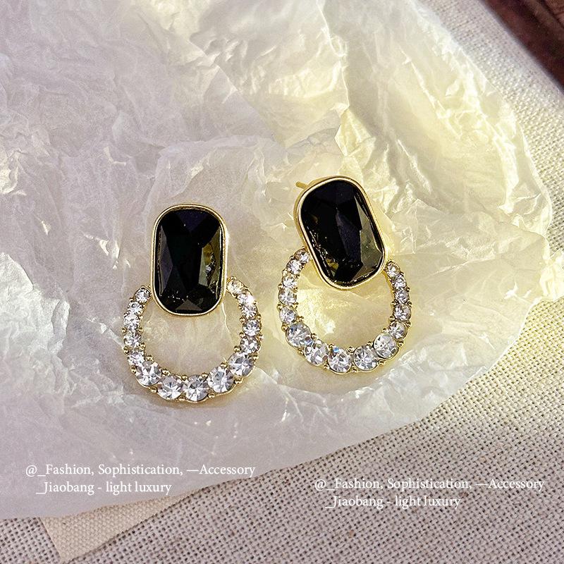 Elegant Black Diamond Silver Needle Earrings: High-End, Fashionable, Versatile Luxury