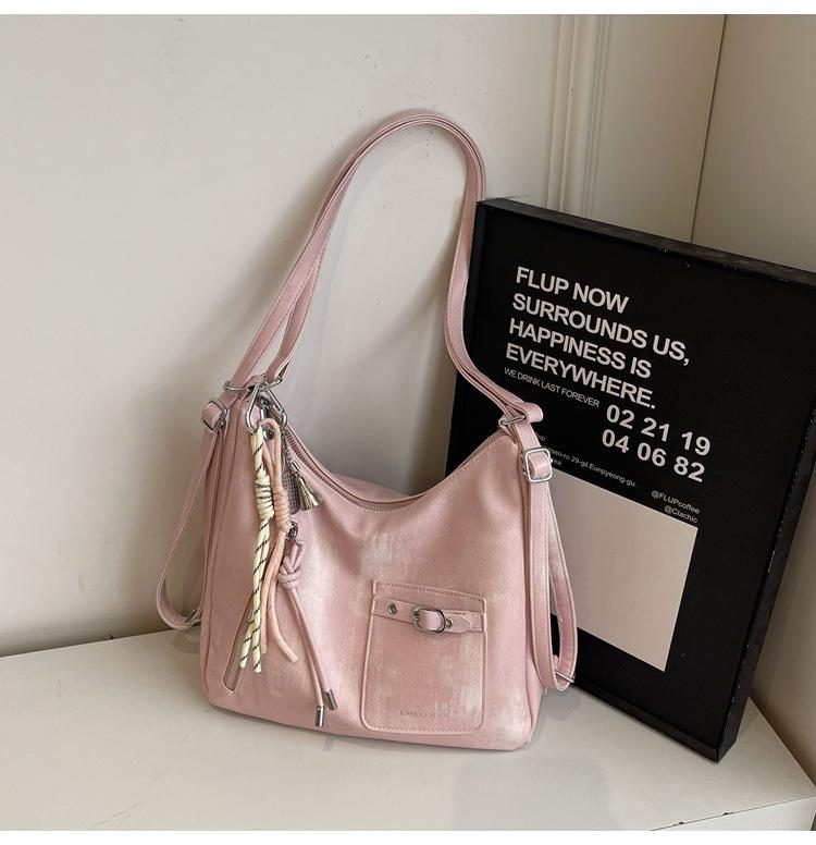 Large Capacity Tote Bag Women's 2025 Spring New Niche Casual Versatile Underarm Bag Commuter Shoulder Backpack