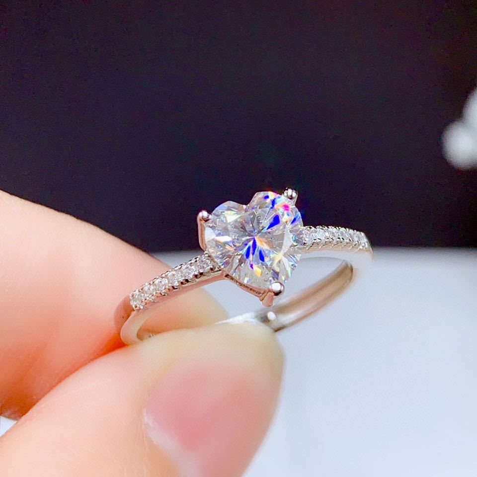 Wosikate Trendy Heart-Shaped High-Carbon Diamond Engagement Ring For Women Copper-Plated Banquet Finger Ring Fashion Jewelry