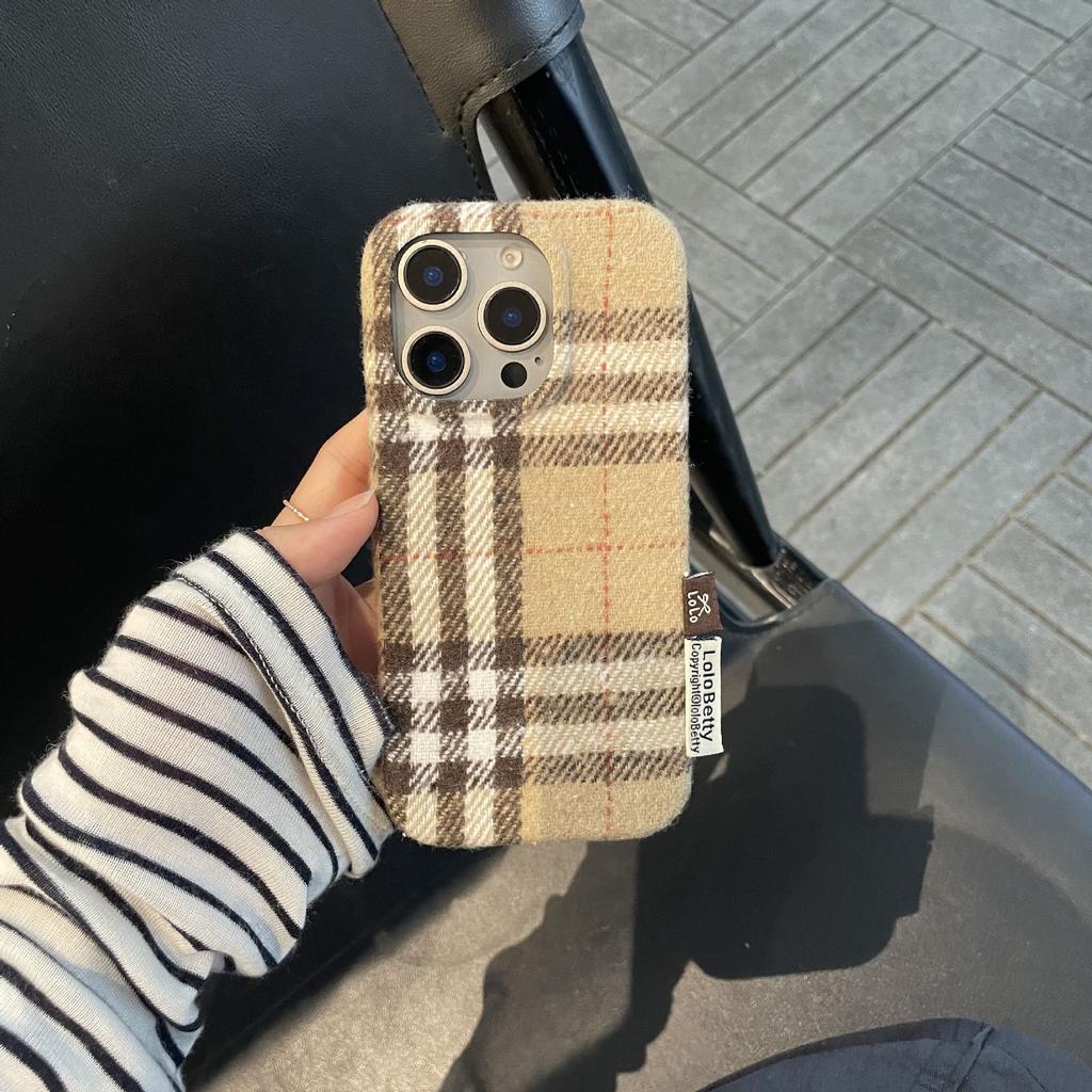 ins flannel plaid applies to Apple 17Promax mobile phone case iPhone15 label 14 autumn and winter 13 couples
