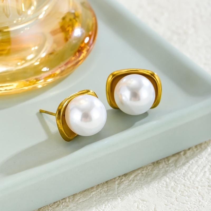 Vintage Pearl Stud Earrings: Elegant, High-Class Stainless Steel Jewelry for Women