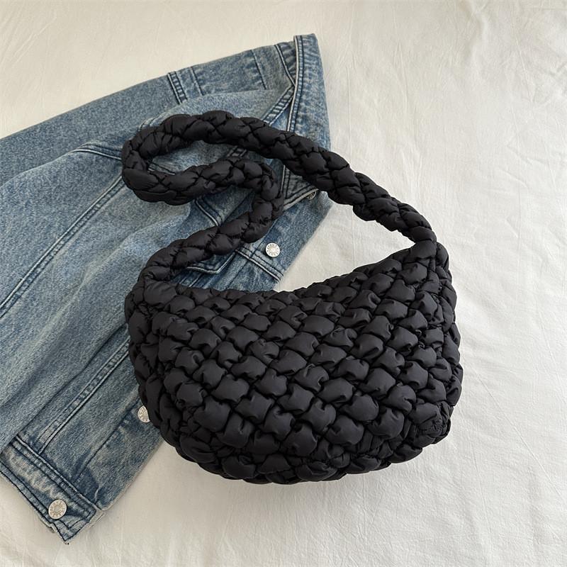 Chic And Spacious Single Shoulder Bag With Zipper Closure For Summer 2024 чёрный