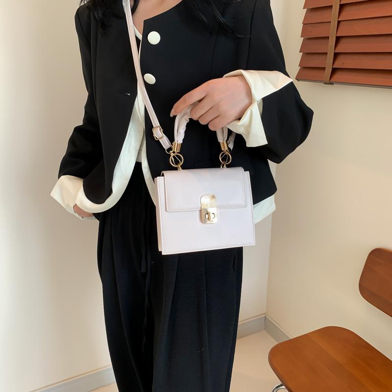 Luksusowa Niszowa Torba Crossbody dla Kobiet Nowa Moda Ręczna Mała Kwadratowa Torba Wiosna i Lato Wszechstronna Retro Torba na Ramię