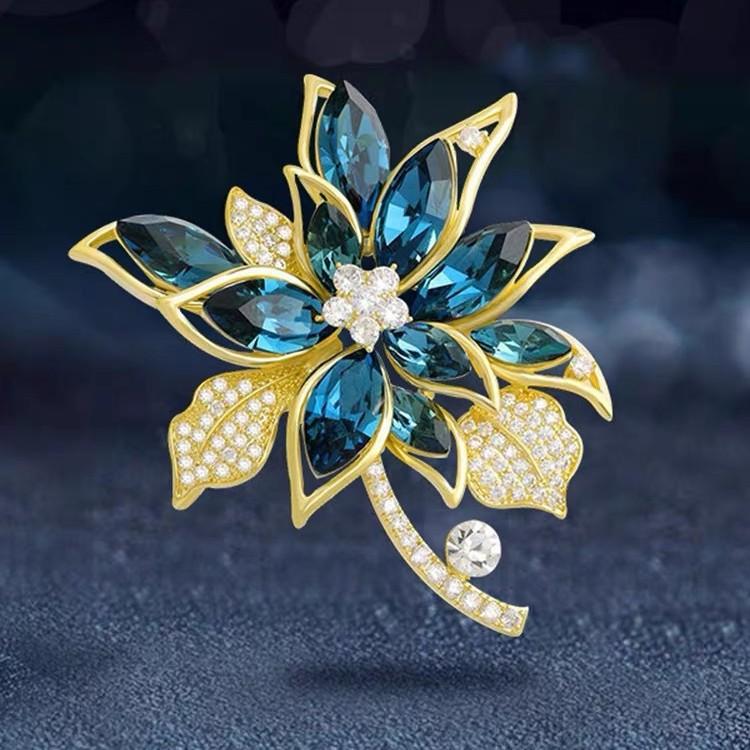 Elegant Flower Brooch Pin for Women Fashion Crystal Pin Clothes Suit Accessories Jewelry Gifts