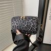 2025 spring new leopard print single shoulder oblique span bag bag women's outdoor sports mobile phone bag fitness bag chest women's small square bag