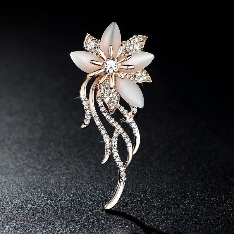 Crystal Flower Brooch Pin Clothing Accessories Jewelry for Bridal Wedding Fashion Brooches