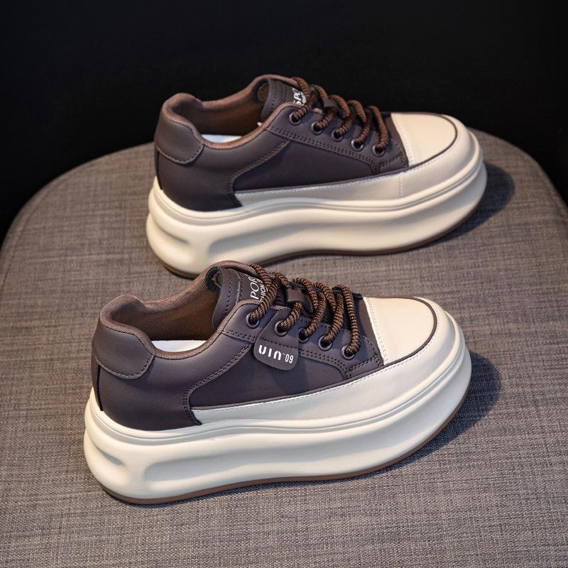 Women's Shoes 2026 Autumn and Winter New Versatile Sponge Cake Thick Sole 8CM Casual Board Shoes with Plush White Shoes