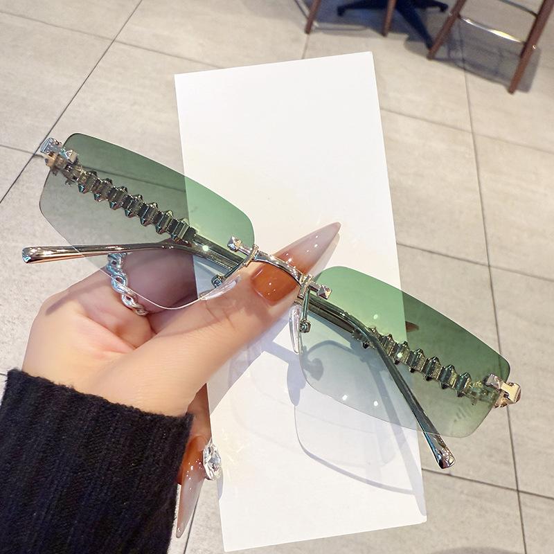 Rimless Metal Sunglasses for Women Men Vintage Luxury Brand Designer Outdoor Travel Popular Sun Glasses UV400