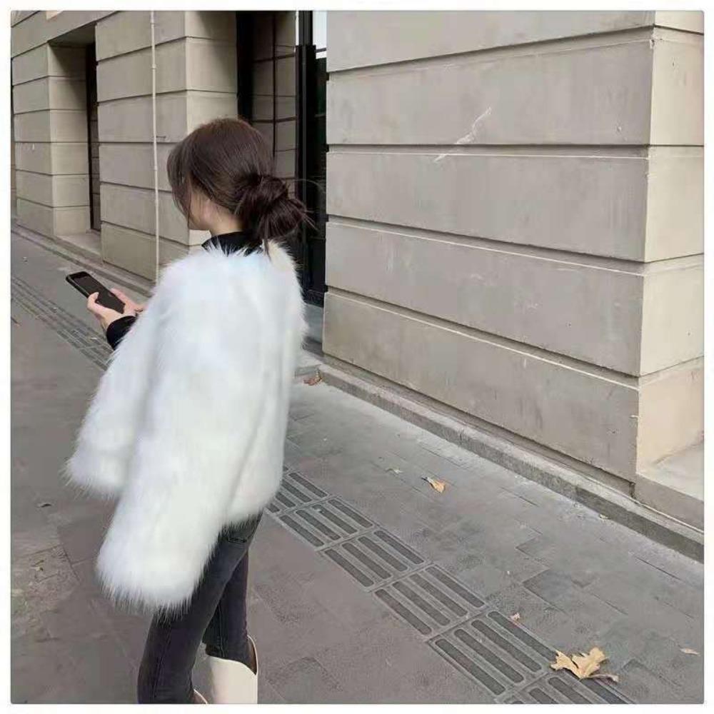 Herbst und Winter Neuer Weißer Pelzmantel Damen Kurz Imitation Fuchspelz Junger Wollmantel