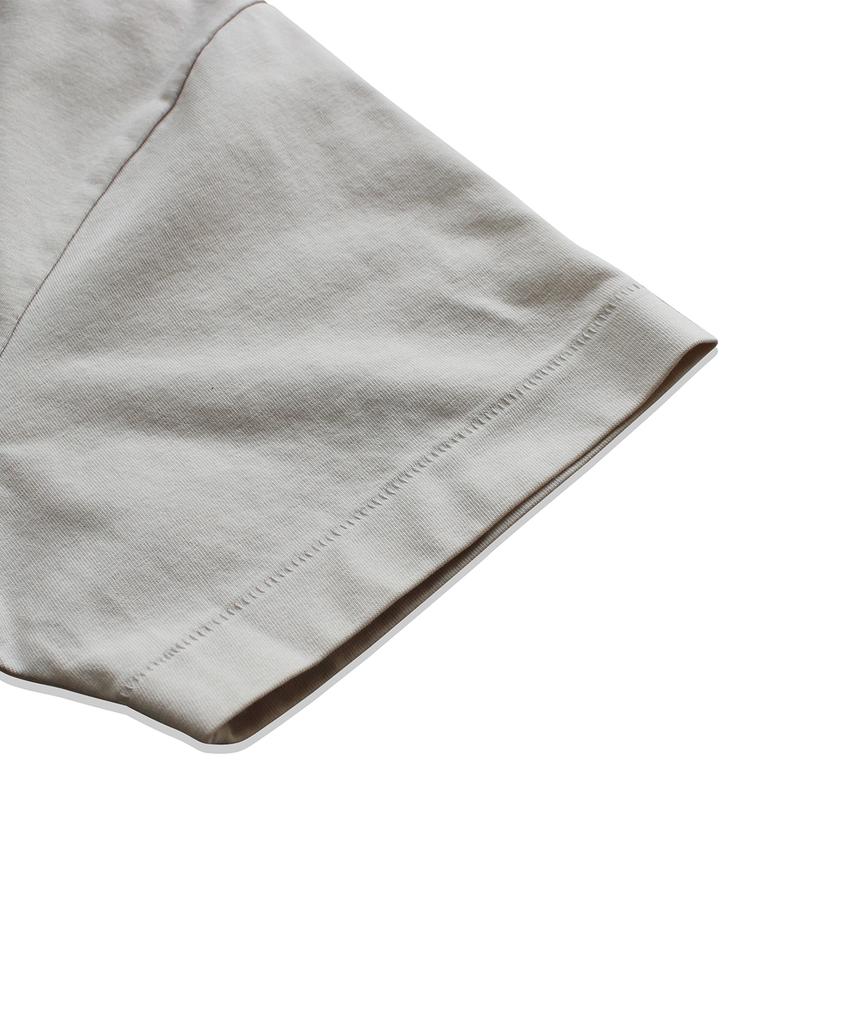 MAINBOOTH [Kiss] Chikara T-Shirt (Light Beige)
