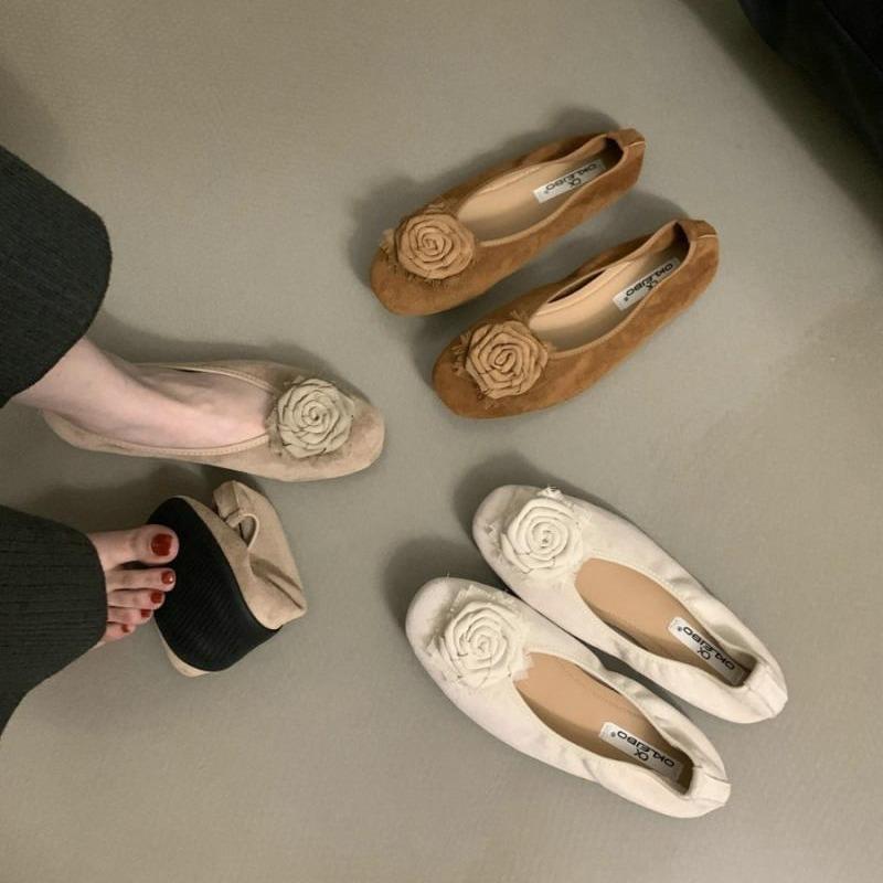 Camellia single shoes women's 2025 spring new versatile grandma shoes gentle wind flat lazy shoes Doudou shoes children