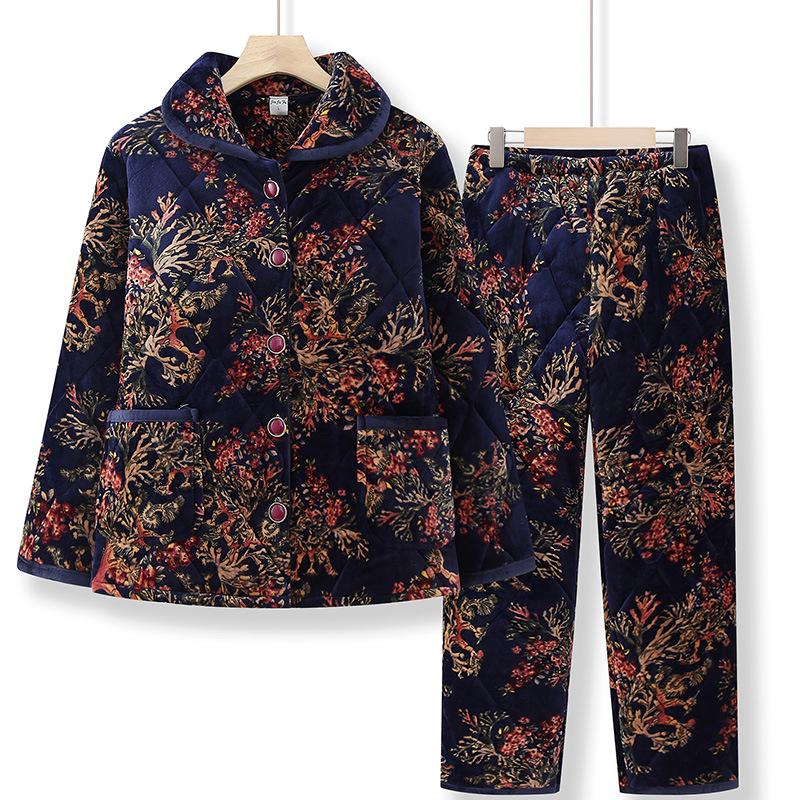 

Grandma s Winter Pajama Set: Warm Padded Home Wear for Women Aged 70+, Includes Cotton Coat and Pants M (75-95 jin)