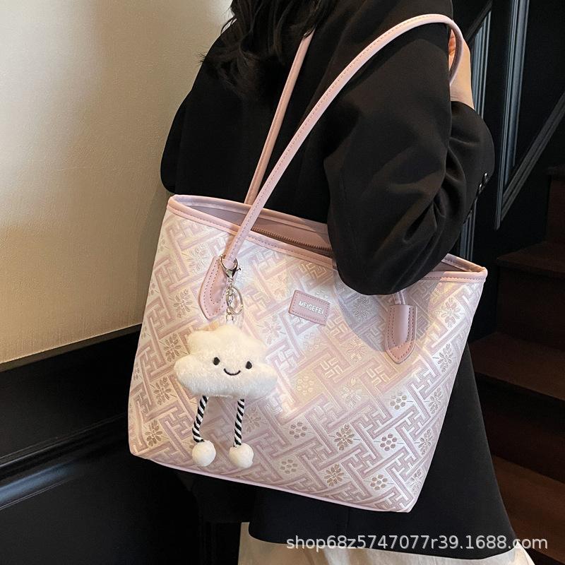2025 New Fashionable Large-capacity Casual Tote Bag with a Sense of Luxury Niche Design and Versatile Commuter Shoulder Armpit Bag