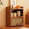 Armário de Armazenamento de Cozinha com Portas Decorativas em Rattan Sintético, Mini Armário de Armazenamento de Bancada de Bambu com Prateleira Organizadora com Porta Basculante, 1 peça