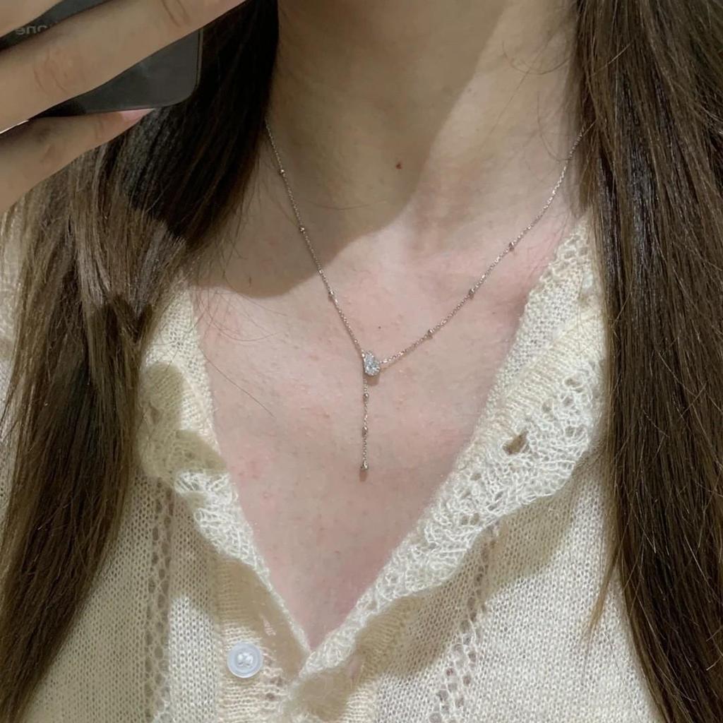 Elegant S925 Sterling Silver Water Drop Necklace - Women's Luxury Niche Design Choker with a Simple, Trendy Style.