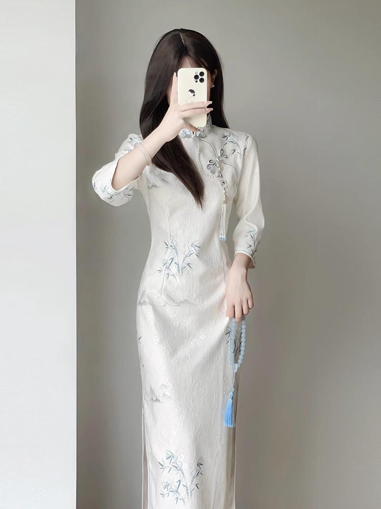 Cheongsam 2025 Elegantní High-End Podzimní/Zimní Dámské Šaty - Moderní Čínský Styl